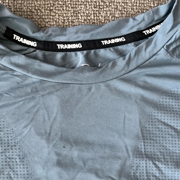 Bo Athletics performance tee XL 22x29 - Picture 3 of 3